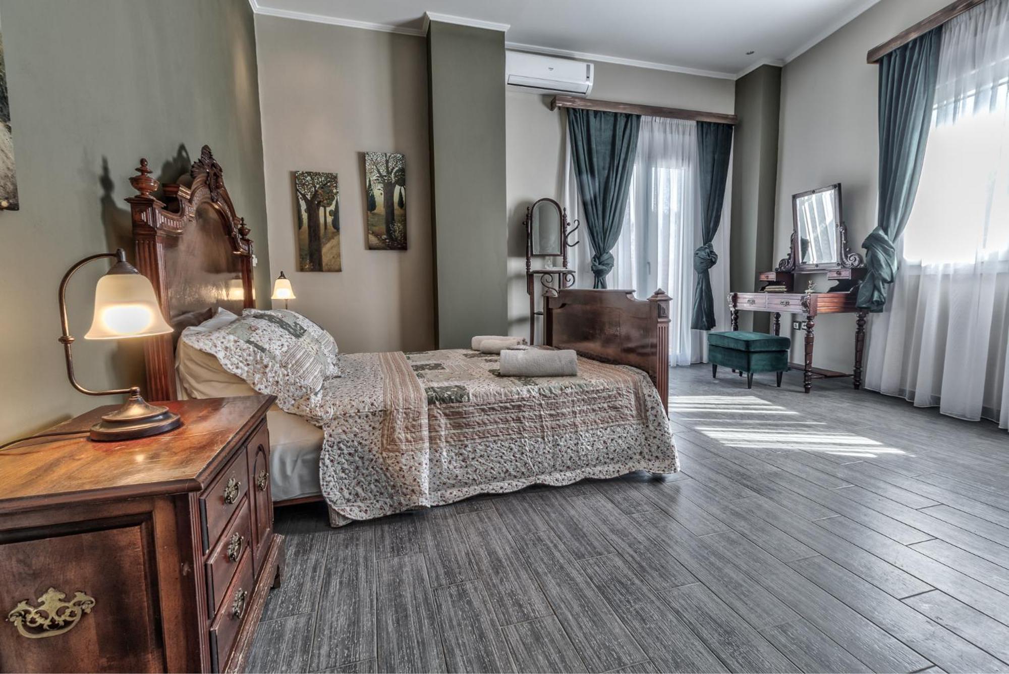 Villa Intemella Kompitsion Ngoại thất bức ảnh